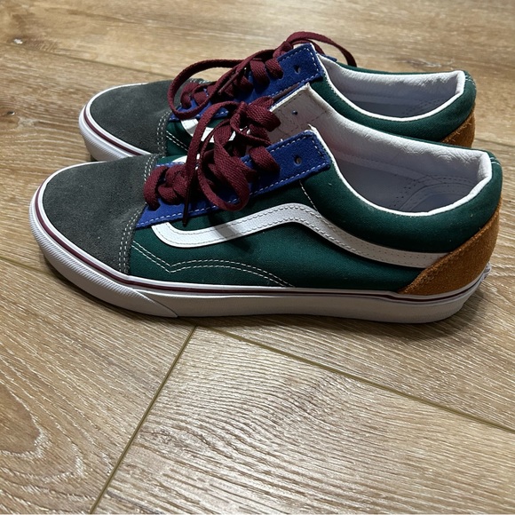 Vans Retro Colors Classic Lace Up Sneakers - Picture 4 of 6